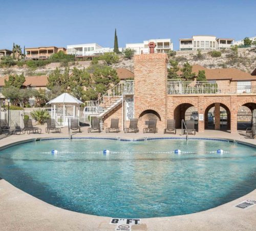 Santa Rosa Apartments in Northwest El Paso, TX;One Two Three Bedroom Pet Friendly Apartments near UTEP Fort Bliss Downtown